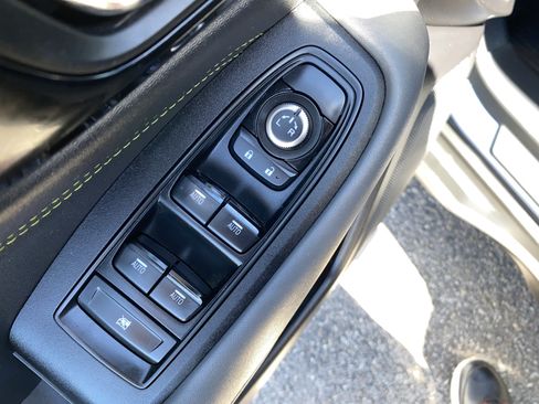 Certified 2025 Subaru Outback Onyx Edition AWD/4WD image 18