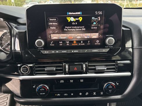 Used 2023 Nissan Pathfinder SV image 25