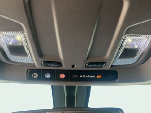 Used 2022 Chevrolet Silverado 2500 Custom w/ Custom Value Package image 35