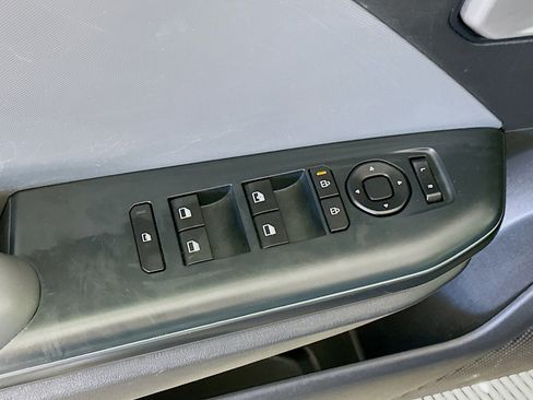 Used 2025 Kia K4 LXS image 15