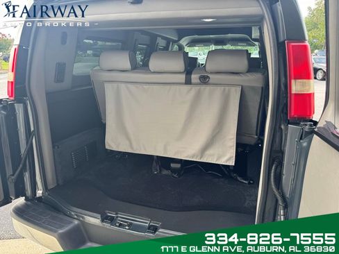 Used 2018 Chevrolet Express 2500 image 29