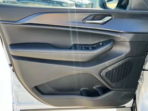 New 2025 Jeep Grand Cherokee 4WD image 14