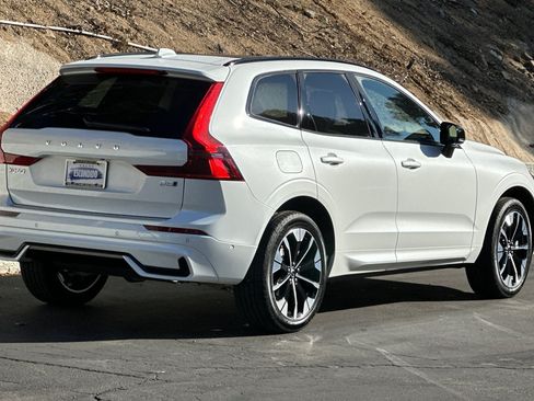 New 2026 Volvo XC60 B5 Plus w/ Climate Package AWD/4WD image 4