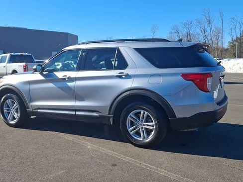 Used 2023 Ford Explorer XLT image 6