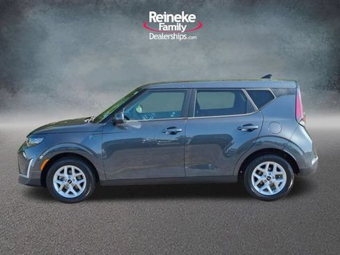 Used 2023 Kia Soul S FWD image 9