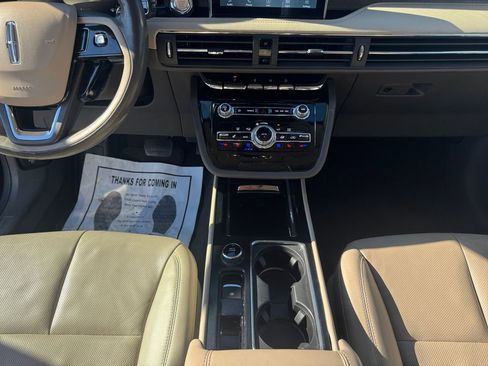 Used 2022 Lincoln Corsair Reserve w/ Luxury Package image 17