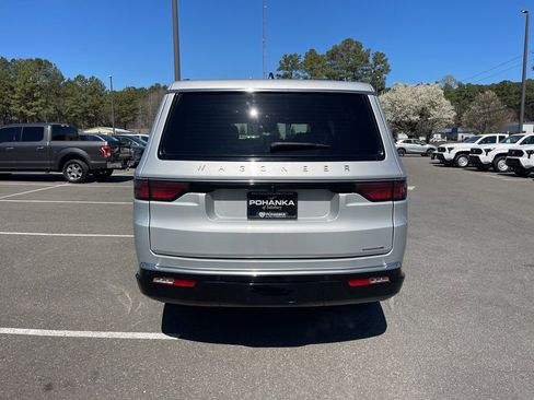 Used 2024 Jeep Wagoneer L Series II w/ Flexible Seating Group image 6