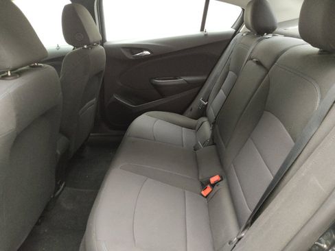 Used 2018 Chevrolet Cruze LT FWD image 18