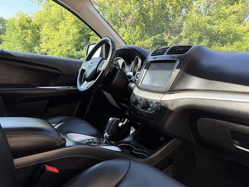Used 2018 Dodge Journey GT AWD/4WD image 19