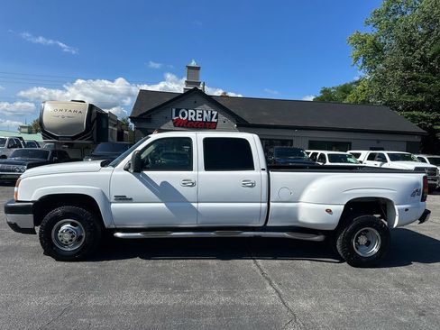 Used 2006 Chevrolet Silverado 3500 LT w/ Heavy-Duty Power Package AWD/4WD image 2