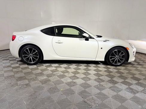 Used 2017 Toyota 86 860 Special Edition RWD image 8