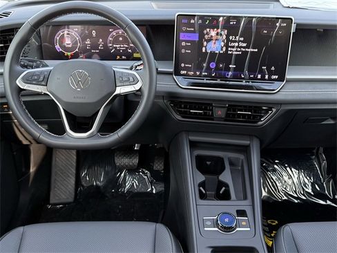 New 2026 Volkswagen Tiguan SE image 8