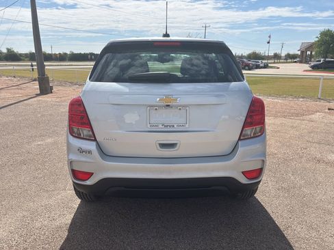 Certified 2021 Chevrolet Trax LS image 5