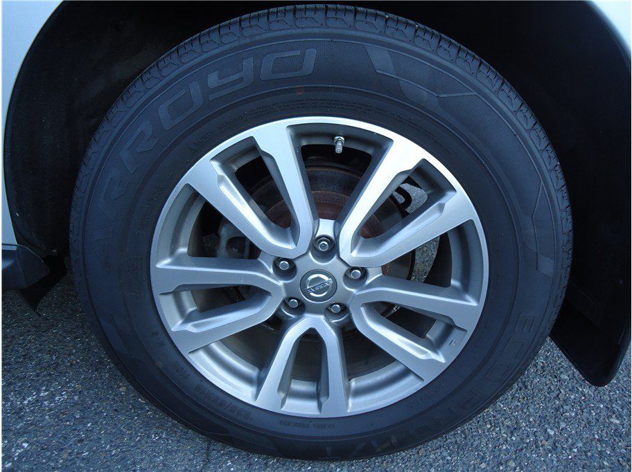 Used 2013 Nissan Pathfinder SV AWD/4WD image 27