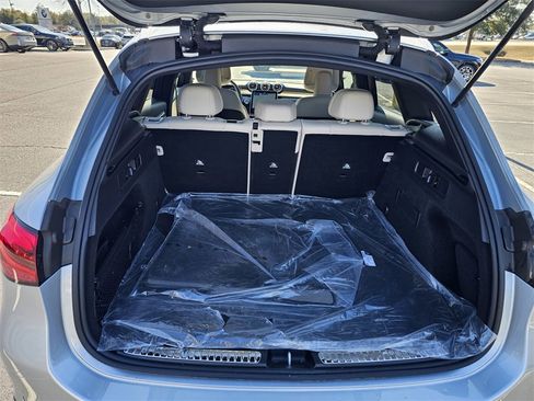 Used 2025 Mercedes-Benz GLC 300 image 25