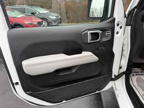 Certified 2022 Jeep Wrangler Unlimited Sahara image 11