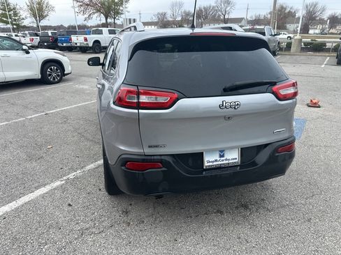 Used 2017 Jeep Cherokee Latitude w/ Comfort/Convenience Group image 25