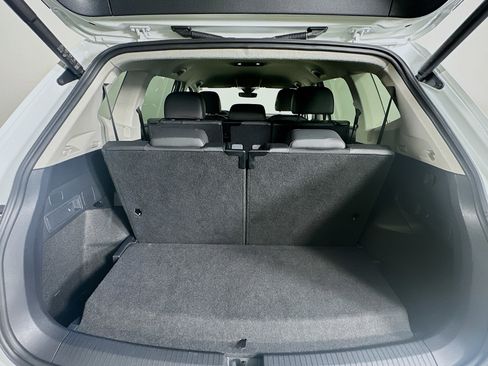 Used 2024 Volkswagen Tiguan Wolfsburg Edition image 28