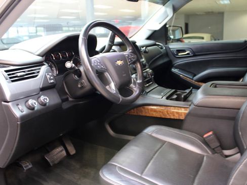 Used 2015 Chevrolet Tahoe LTZ AWD/4WD image 33