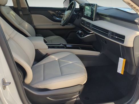New 2026 Lincoln Corsair Premiere FWD image 24