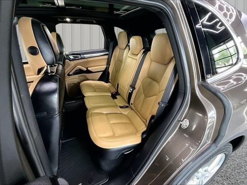 Used 2016 Porsche Cayenne S AWD/4WD image 22