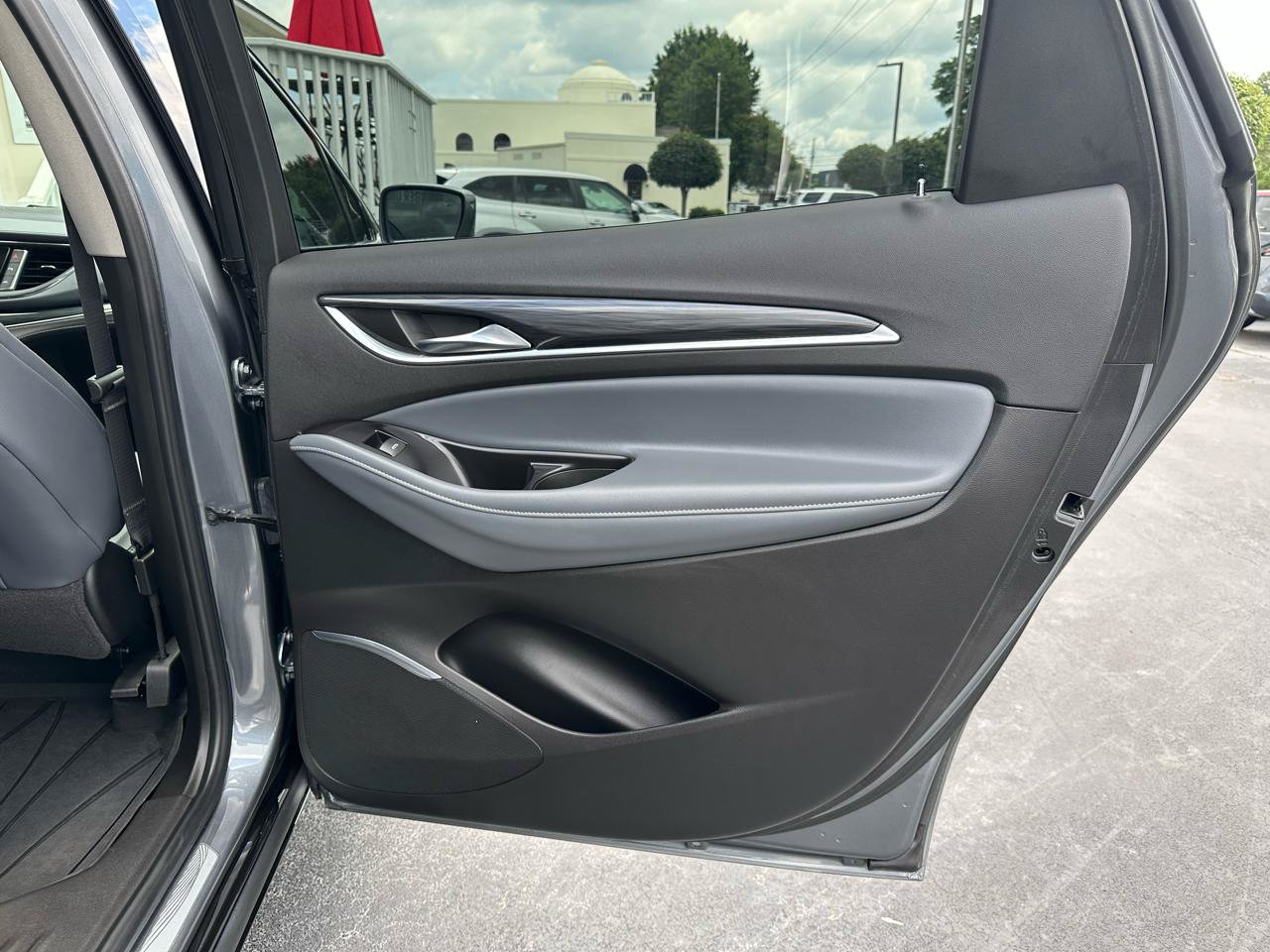 Used 2019 Buick Enclave Premium w/ Experience Buick Package FWD image 30