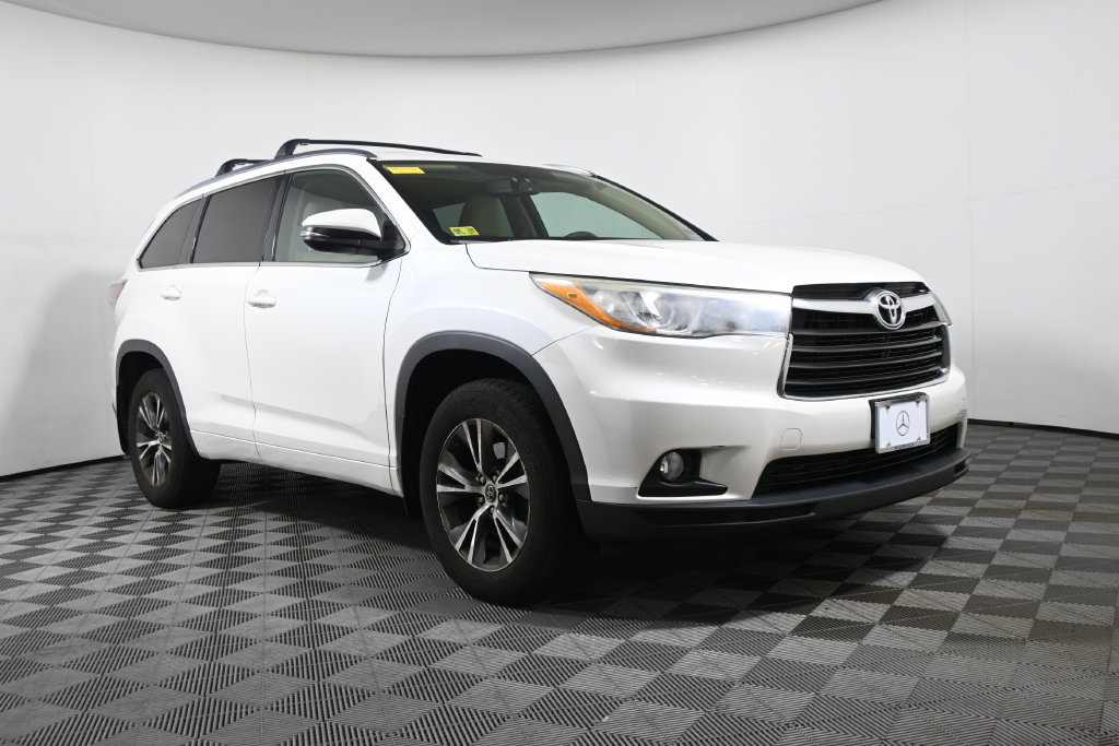 Used 2016 Toyota Highlander XLE AWD/4WD image 9