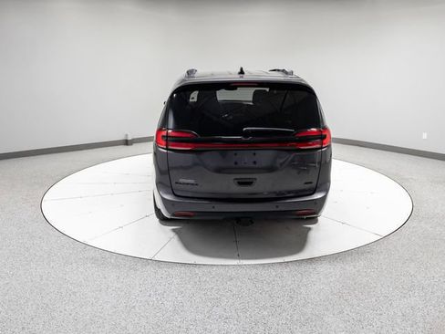 Used 2023 Chrysler Pacifica Touring-L w/ S Appearance Package image 33