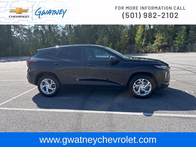 Used 2026 Chevrolet Trax LS w/ LS Convenience Package FWD image 4