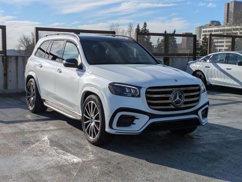 Used 2026 Mercedes-Benz GLS 450 4MATIC image 3