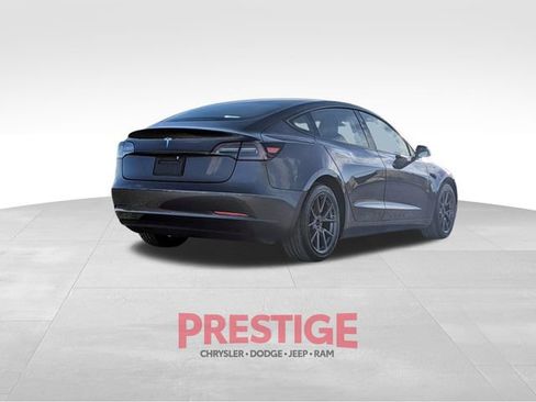 Used 2023 Tesla Model 3 Standard Range image 8