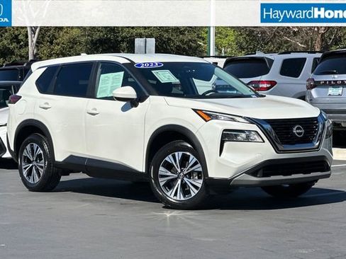 Used 2023 Nissan Rogue SV image 1