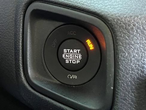 Used 2024 Jeep Gladiator Sport AWD/4WD image 20