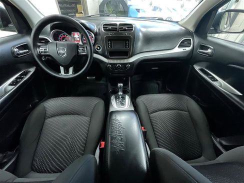Used 2019 Dodge Journey SE image 11