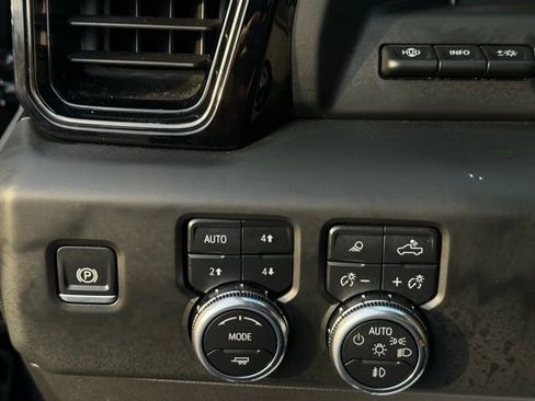 Used 2024 GMC Sierra 1500 AT4X image 25