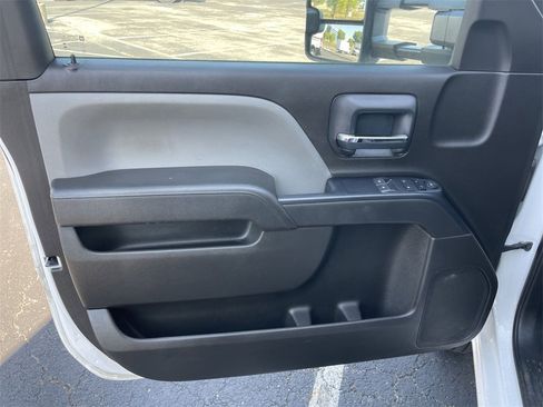 Used 2018 Chevrolet Silverado 3500 W/T w/ WT Convenience Package image 4