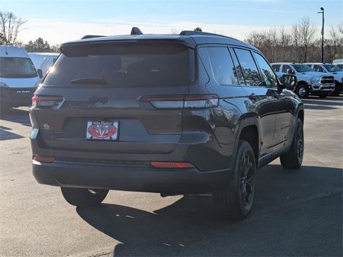 New 2025 Jeep Grand Cherokee L Altitude image 7