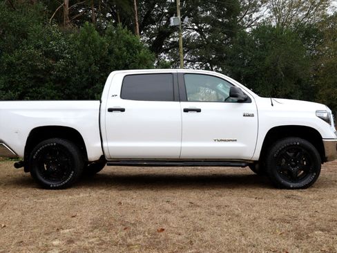 Used 2018 Toyota Tundra SR5 image 6