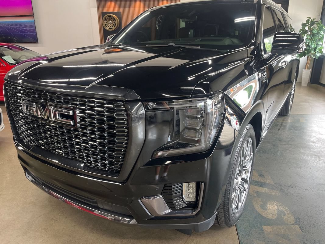 Used 2023 GMC Yukon XL Denali Ultimate AWD/4WD image 2