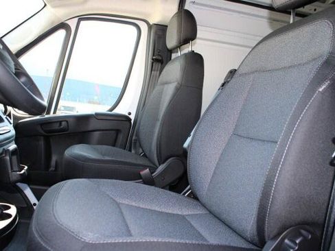 New 2025 RAM ProMaster 2500 w/ Convenience Group FWD image 38