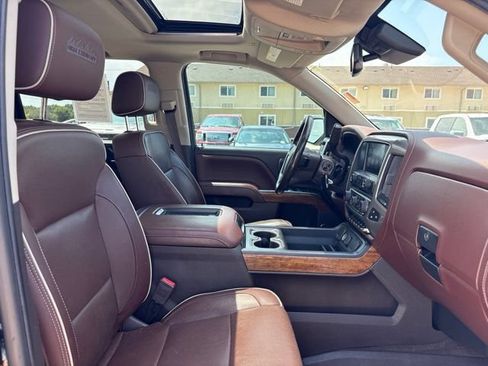 Used 2018 Chevrolet Silverado 1500 High Country AWD/4WD image 22