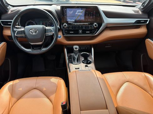 Used 2020 Toyota Highlander Platinum FWD image 23