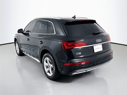 Used 2023 Audi Q5 2.0T Premium w/ Convenience Package image 3