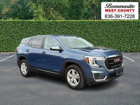 Used 2024 GMC Terrain SLE FWD image 1