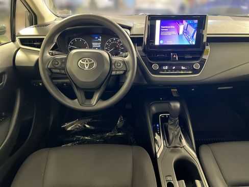 Used 2025 Toyota Corolla LE w/ LE Premium Package FWD image 22