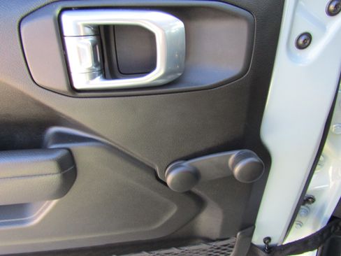 Used 2024 Jeep Wrangler Sport image 17