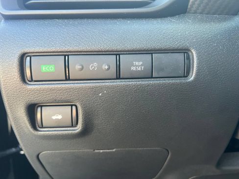 Certified 2025 Nissan Sentra S FWD image 12