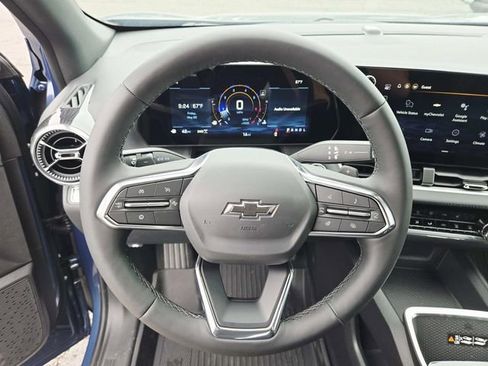 New 2026 Chevrolet Equinox LT w/ Convenience Package II AWD/4WD image 15