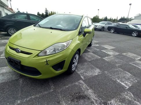 Used 2013 Ford Fiesta SE image 1