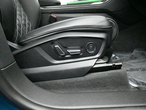 Used 2022 Audi SQ8 Prestige AWD/4WD image 35